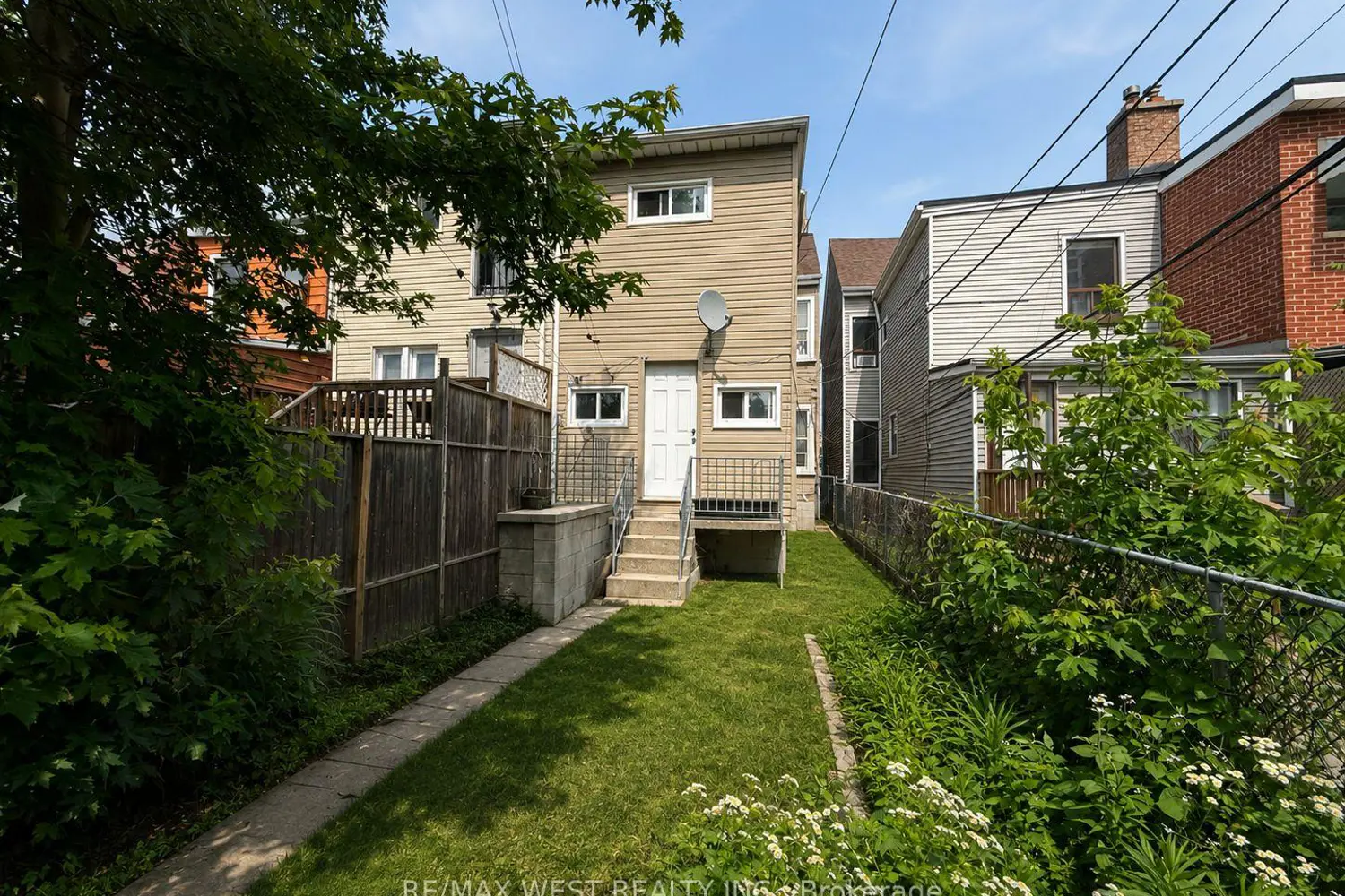 10 Wiltshire Avenue photo 2