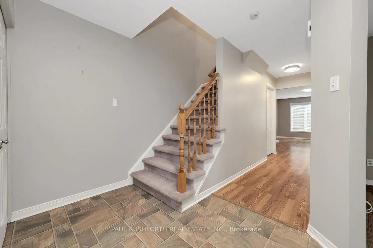 90 Moresby Drive photo 2