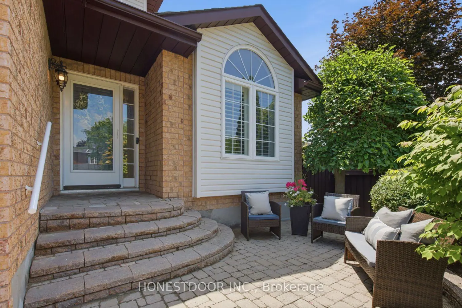 1010 Catskill Drive photo 2