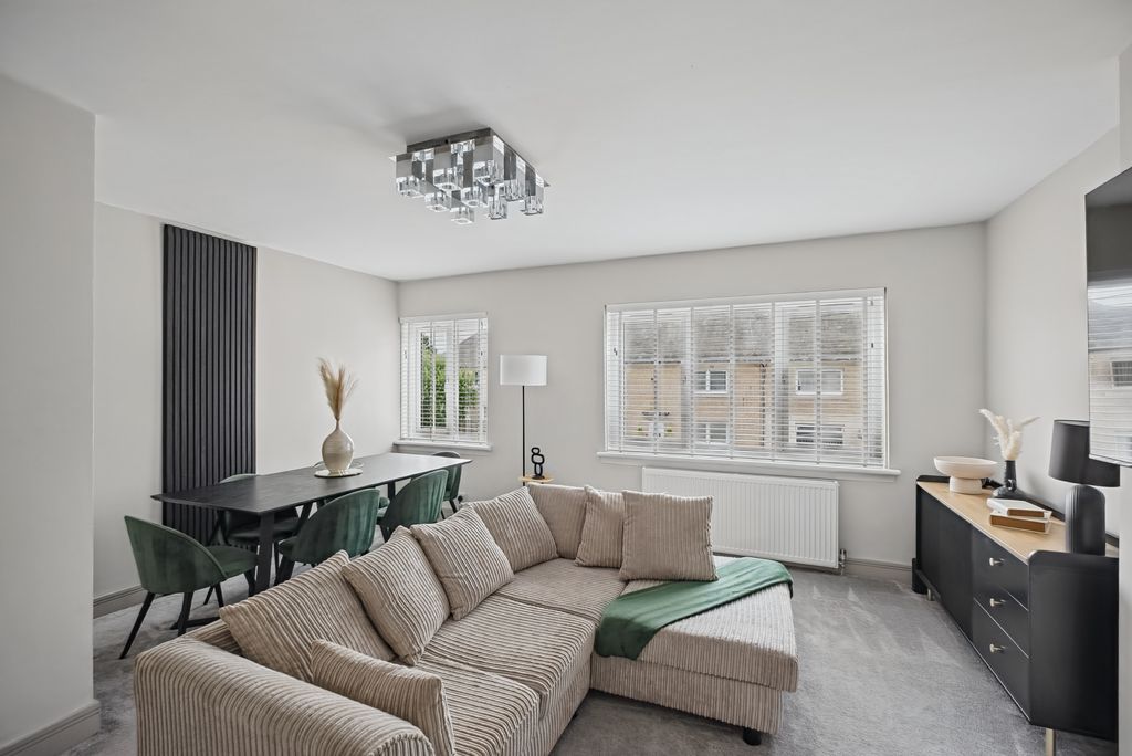 2 bed flat for saleCheviot Crescent, Wishaw ML2 photo 4