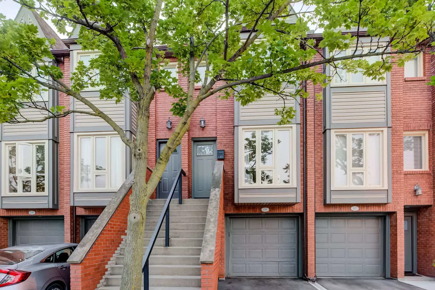 895 Maple Avenue 128 photo 3