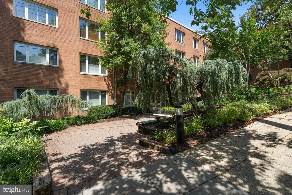 2400 41st Street NW Unit 312, Washington, DC 20007