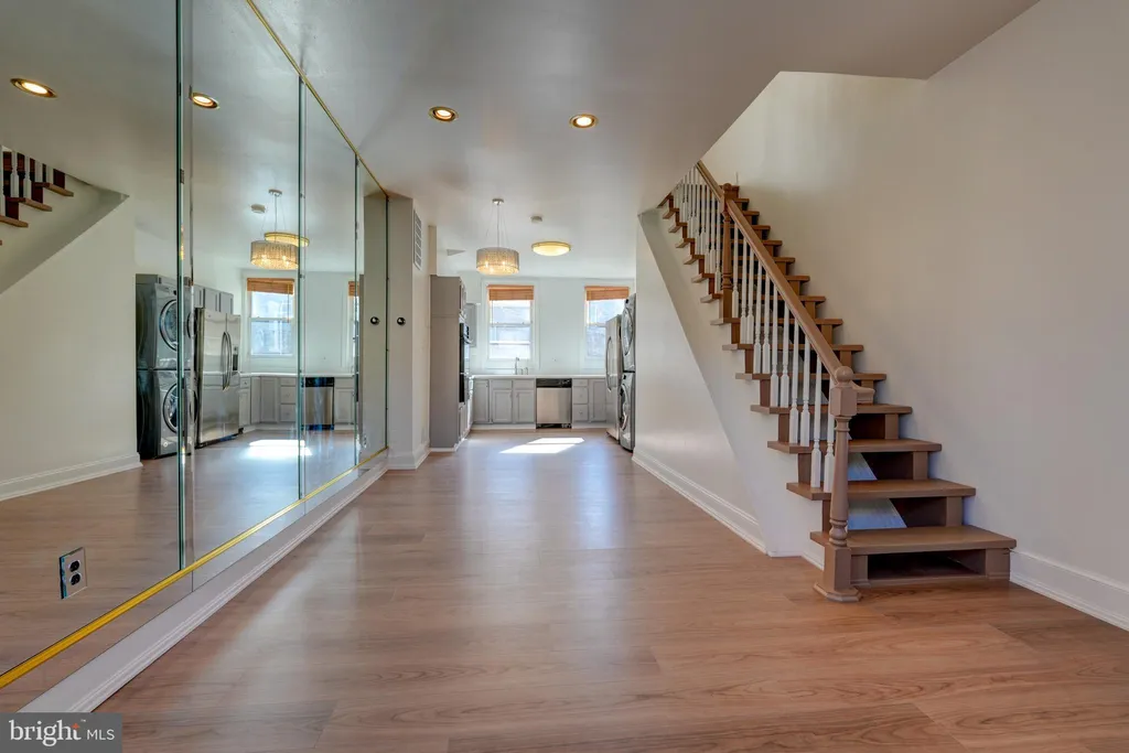 1209 I Street SE, Washington, DC 20003 photo 4