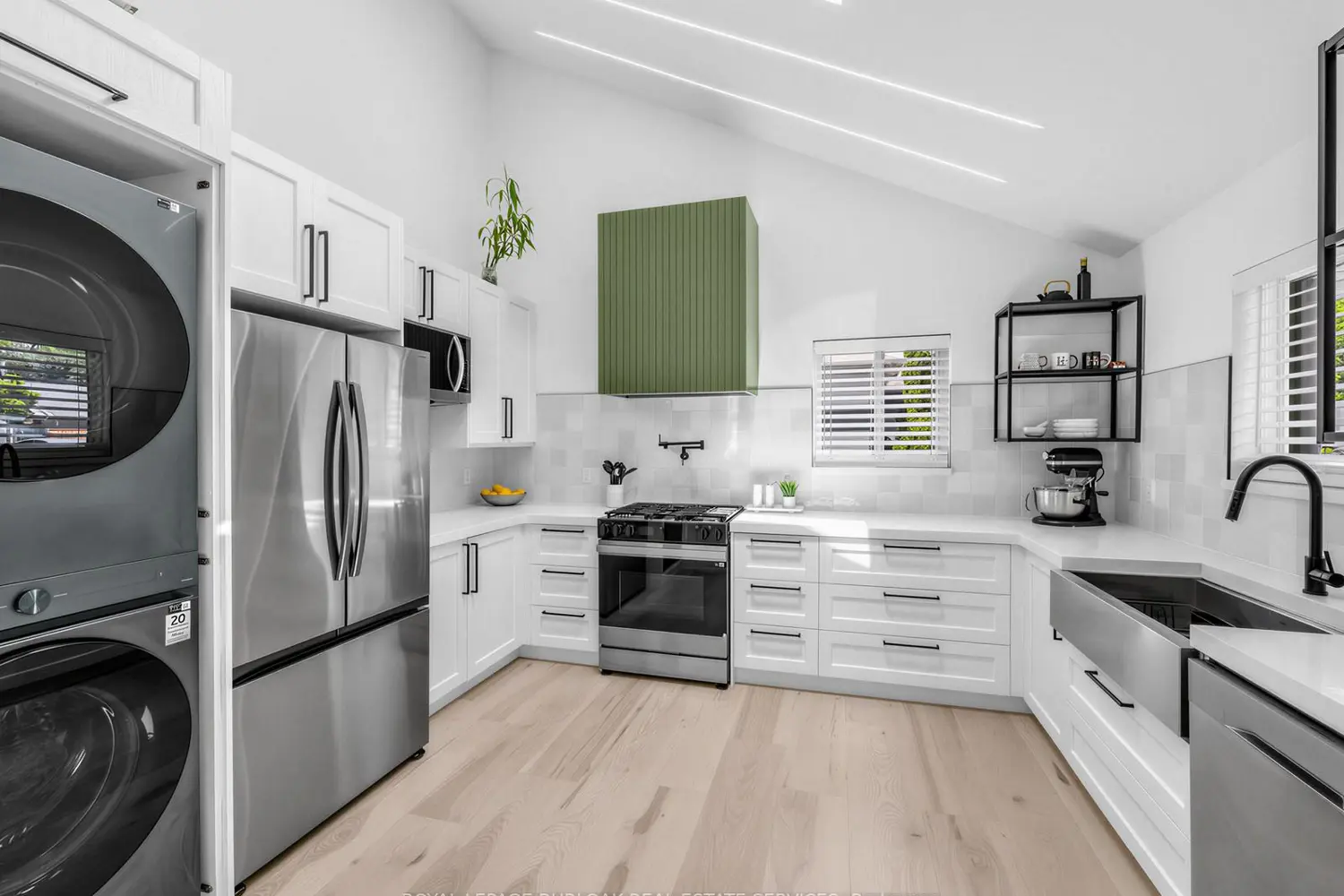 13 Swanhurst Boulevard photo 4