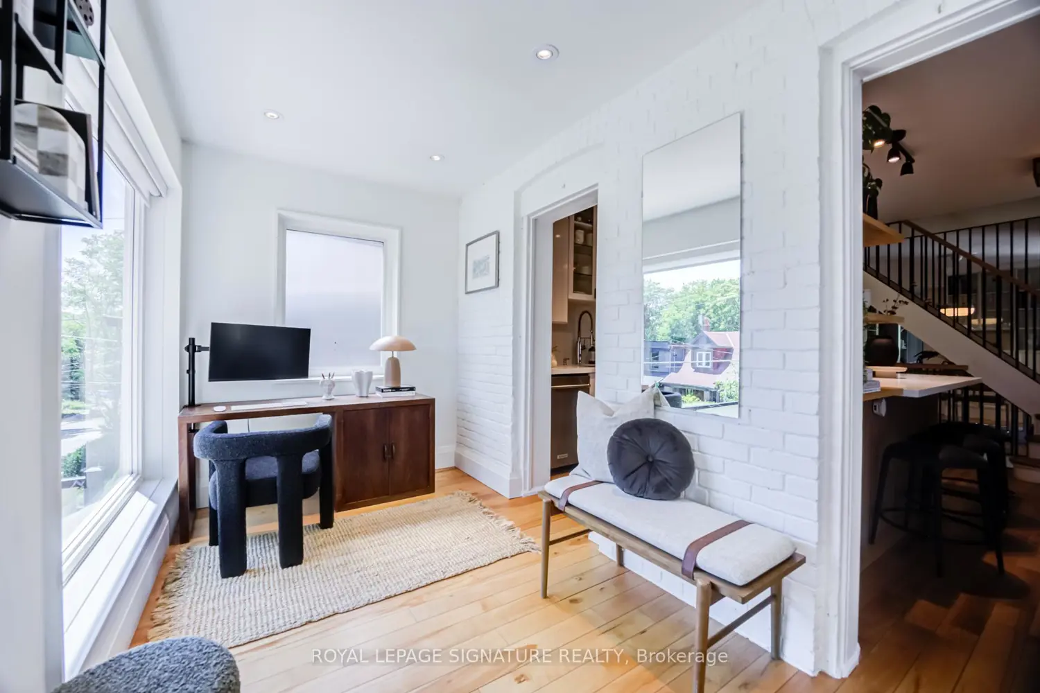 442 Rhodes Avenue photo 3