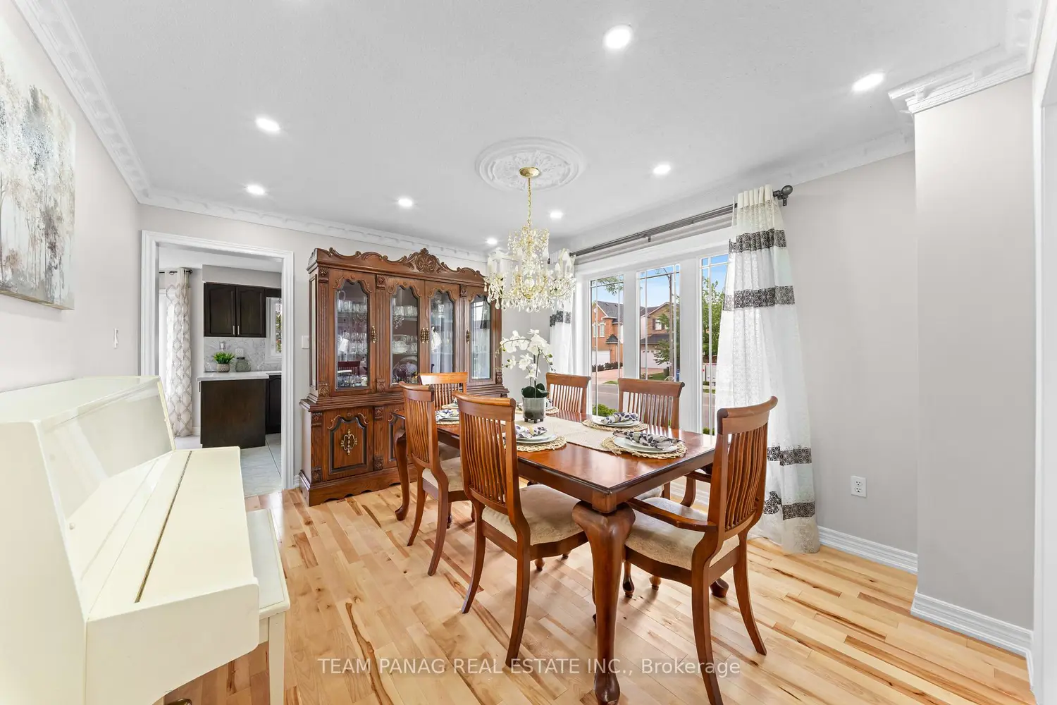 1 Sprucelands Avenue photo 4