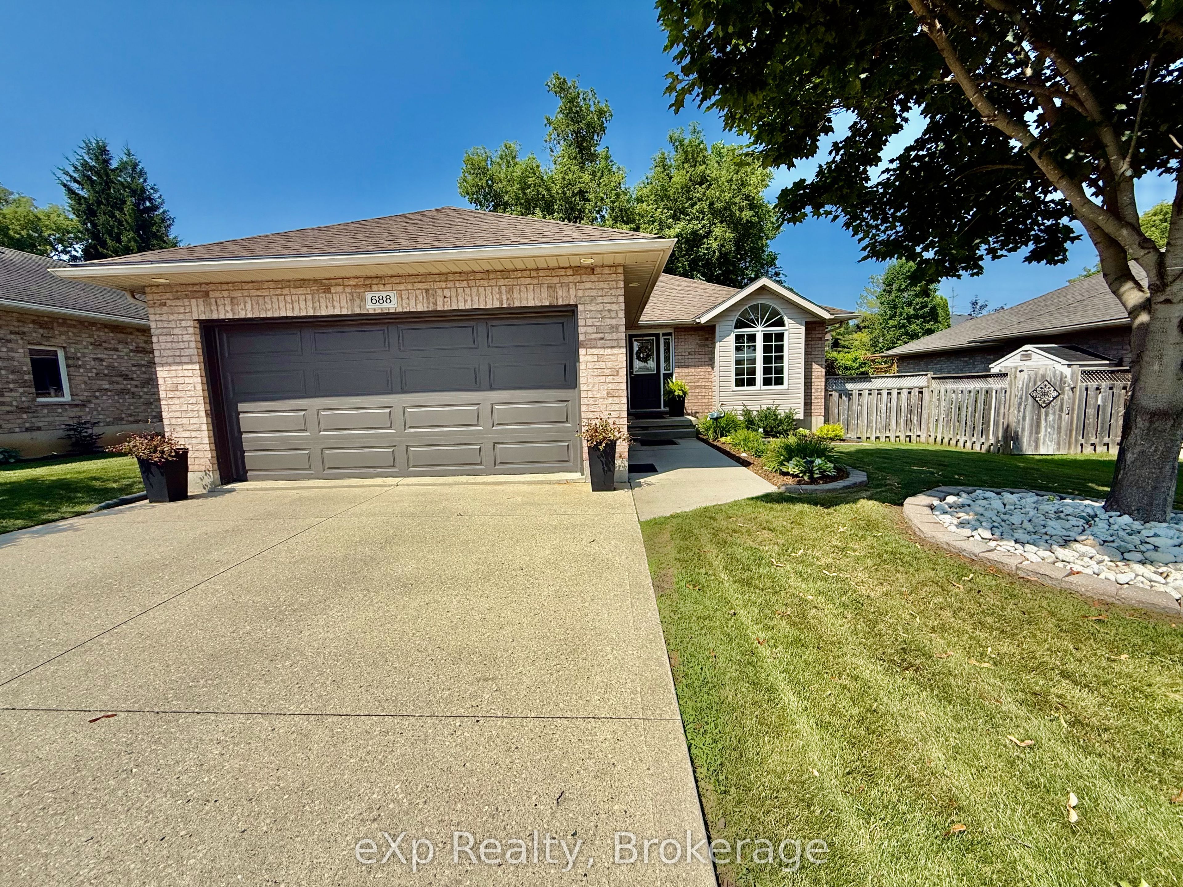 688 22nd Avenue, Hanover, ON, N4N 3W8