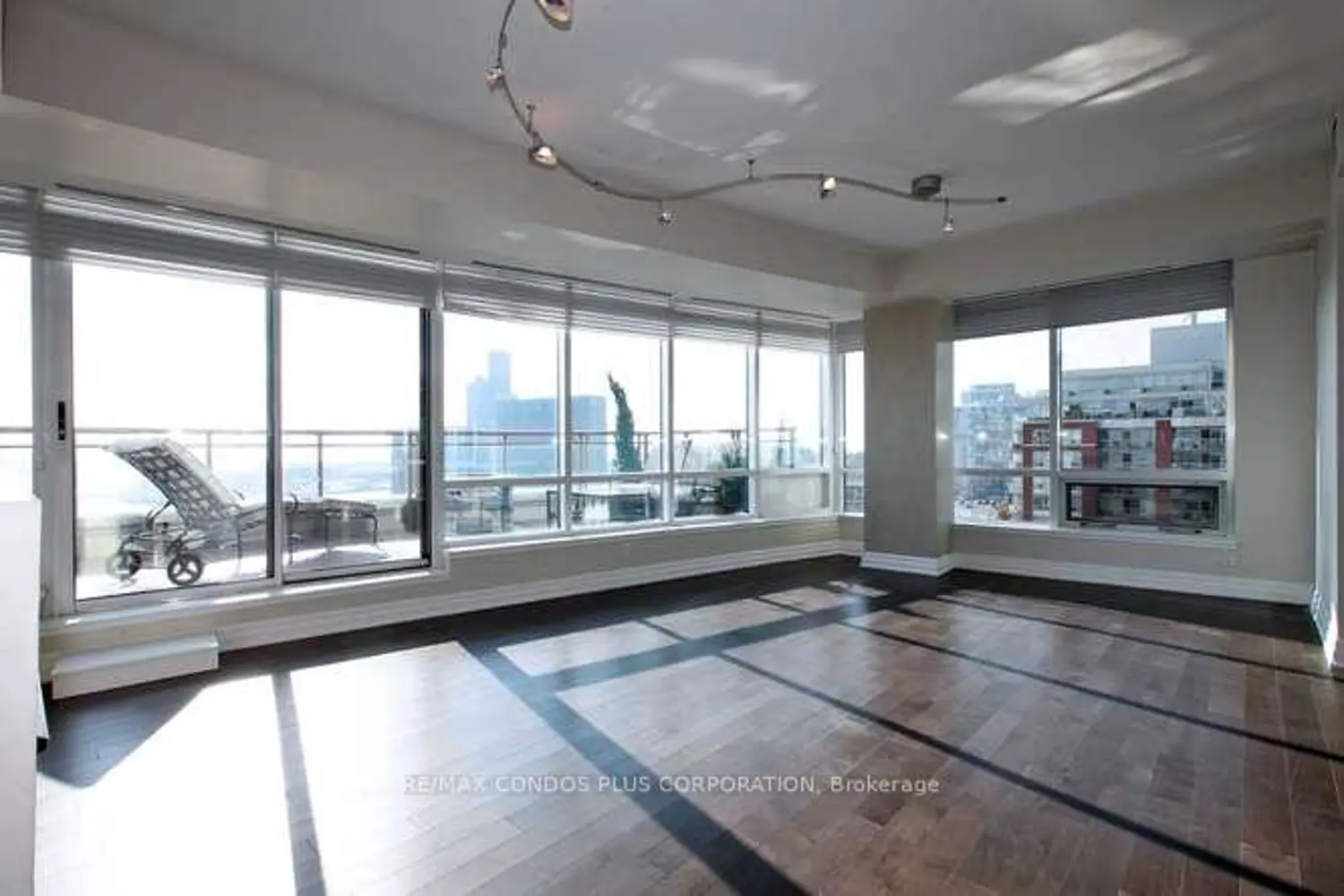 500 Queens Quay W. 902W photo 2