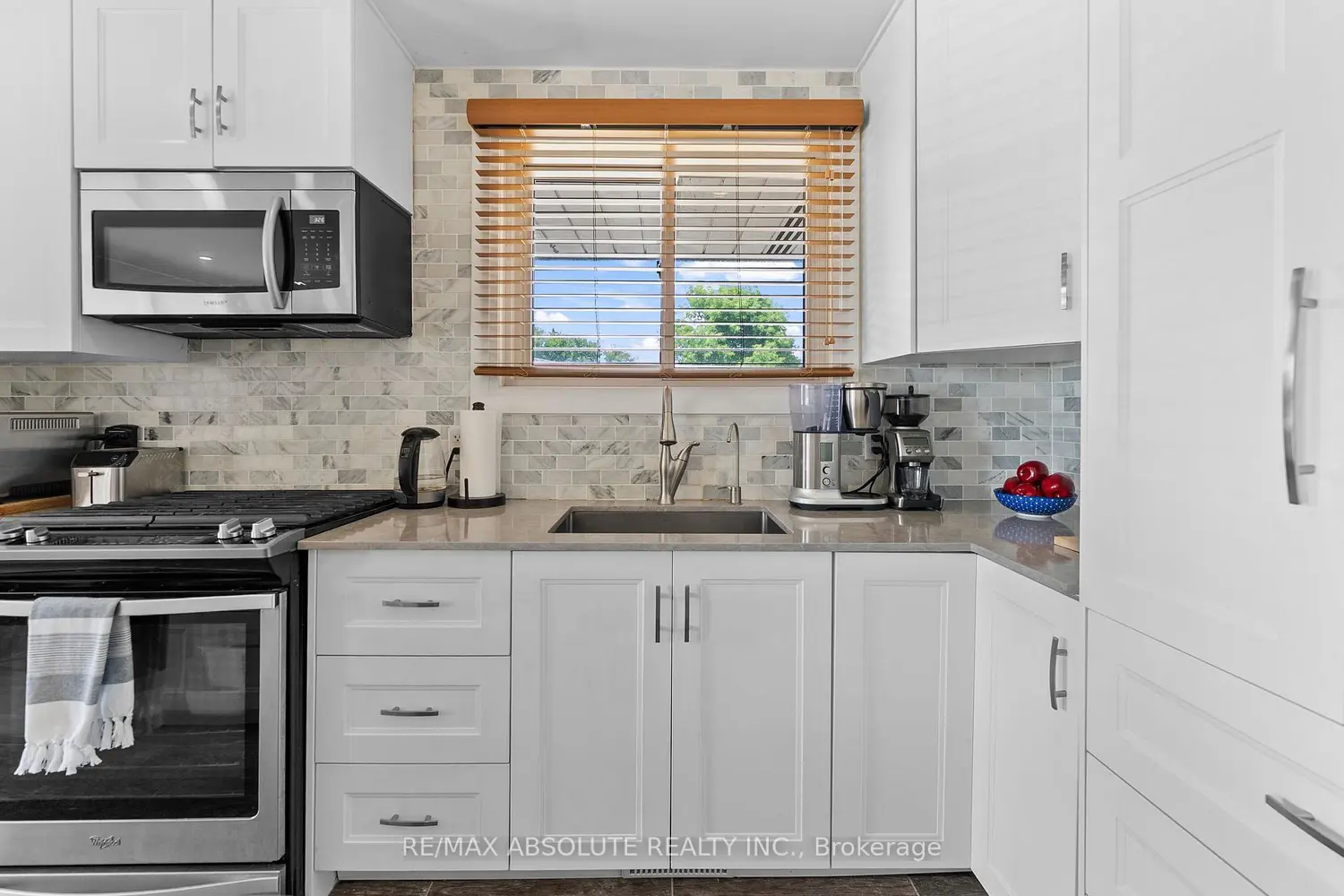 20 Sullivan Crescent photo 5