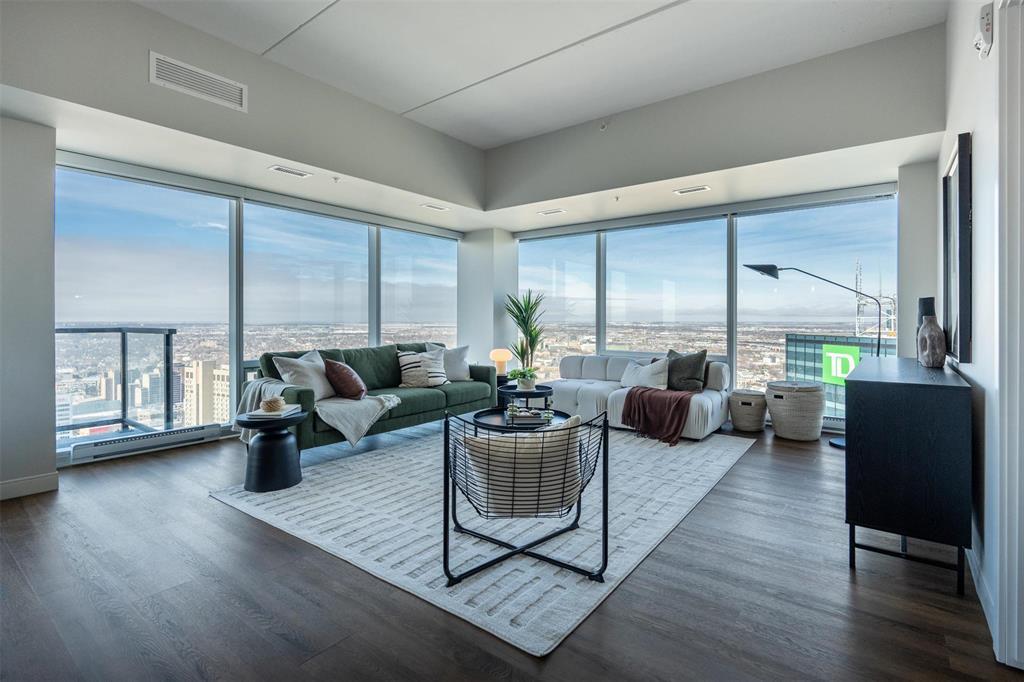 3903 300 MAIN Street