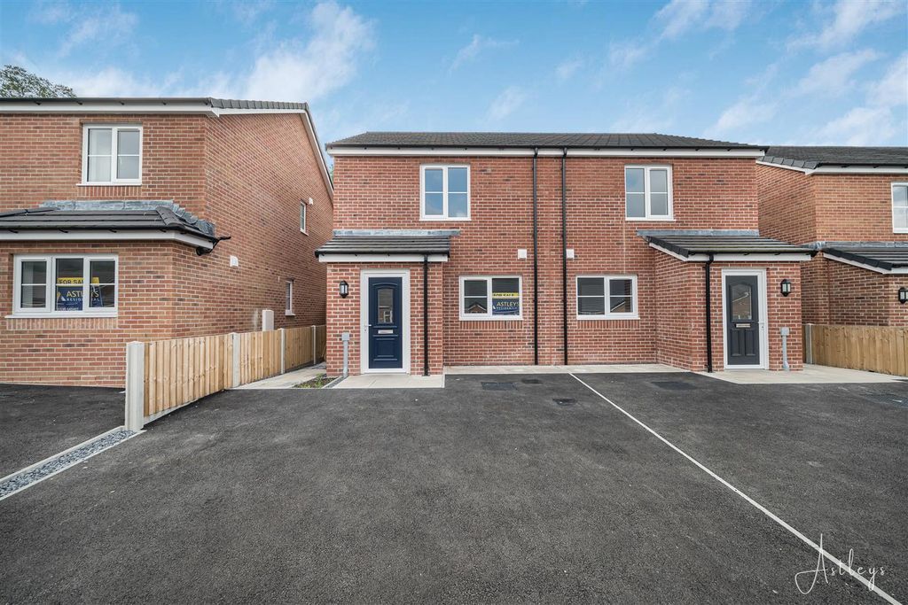 2 bed semi-detached house for saleClos Yr Ysgol, Clyne, Neath SA11