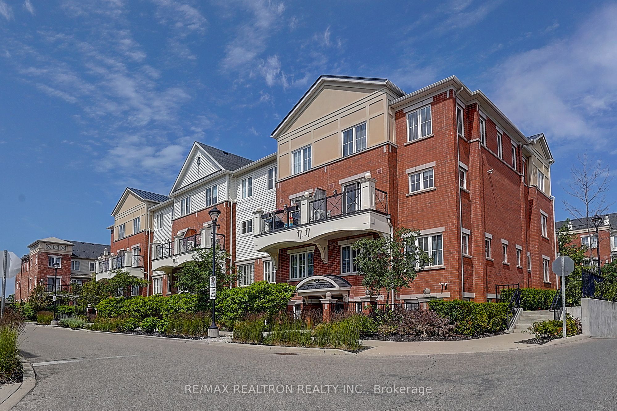 16-2492 Post Road, Oakville, ON, L6H 0G6
