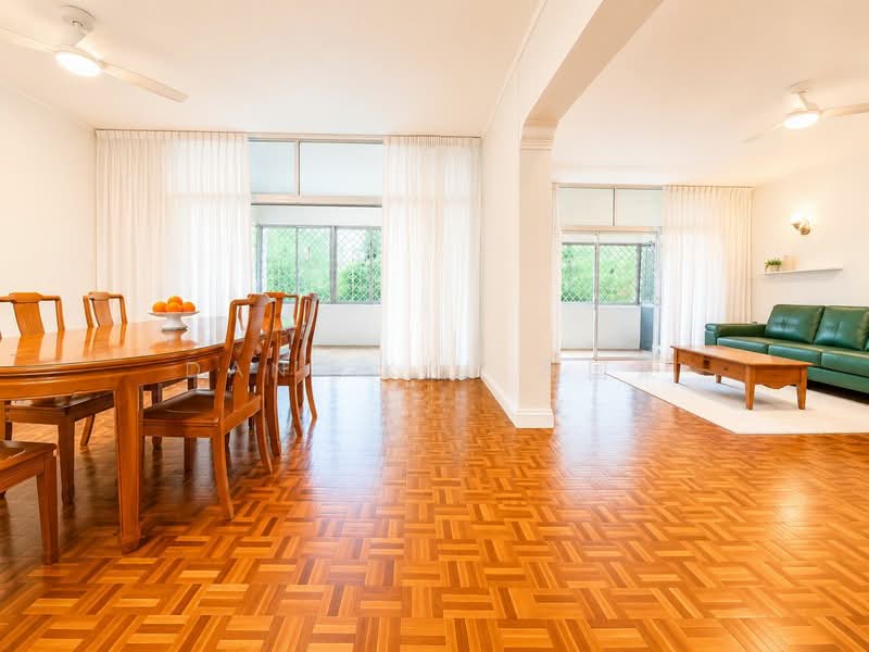 1 Ridgewood Close photo 3