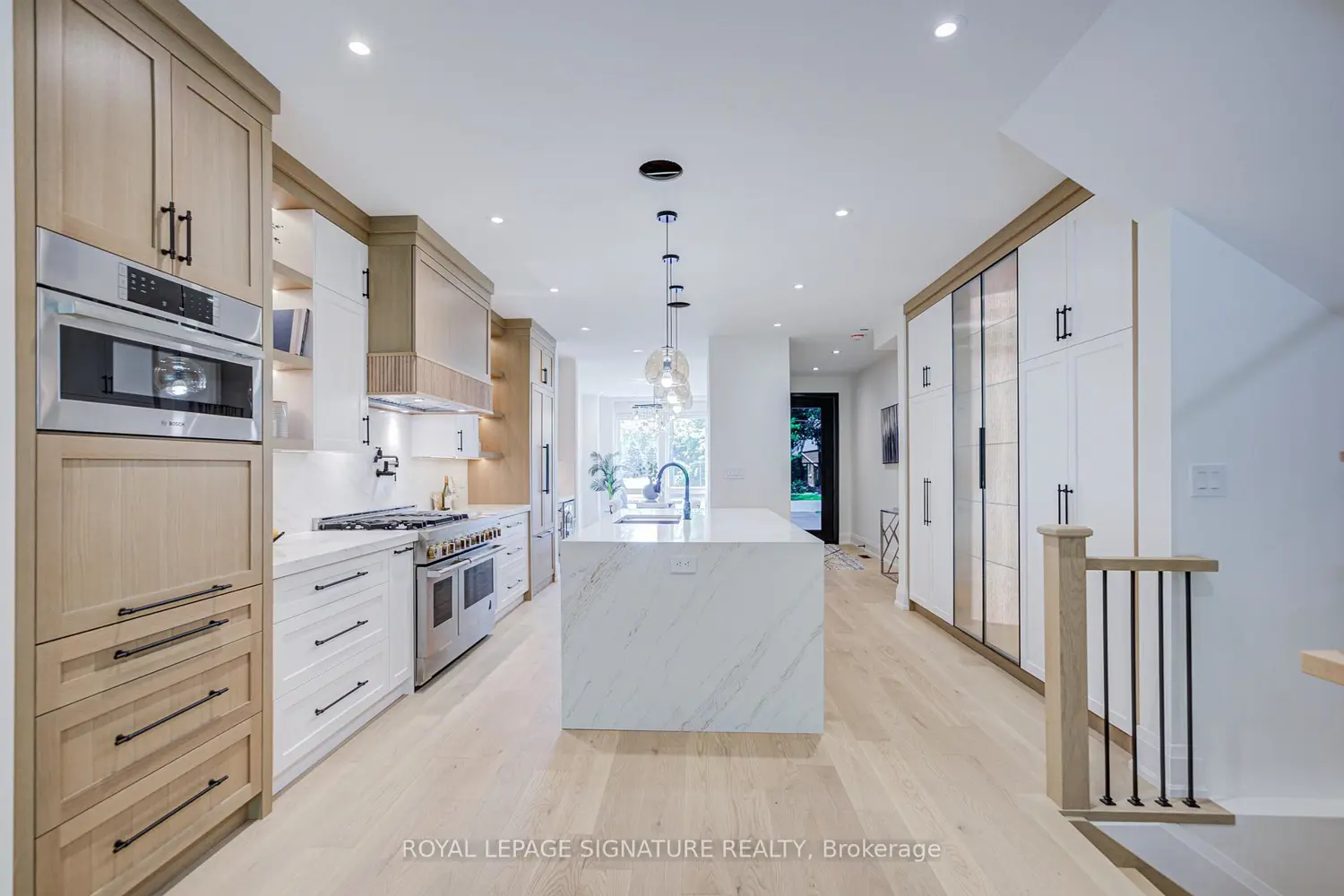971 Filmandale Road photo 3