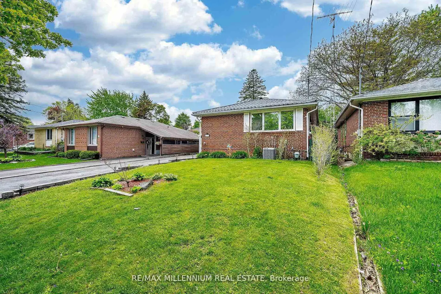 271 Thistle Down Boulevard photo 2