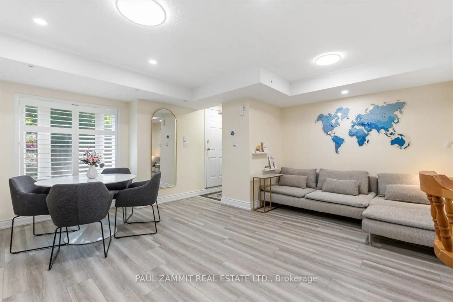 310 John Street 169 photo 2