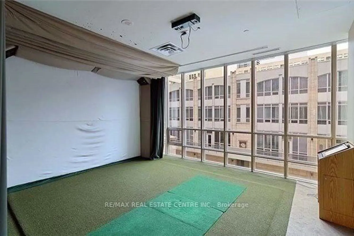763 Bay Street 4012 photo 4