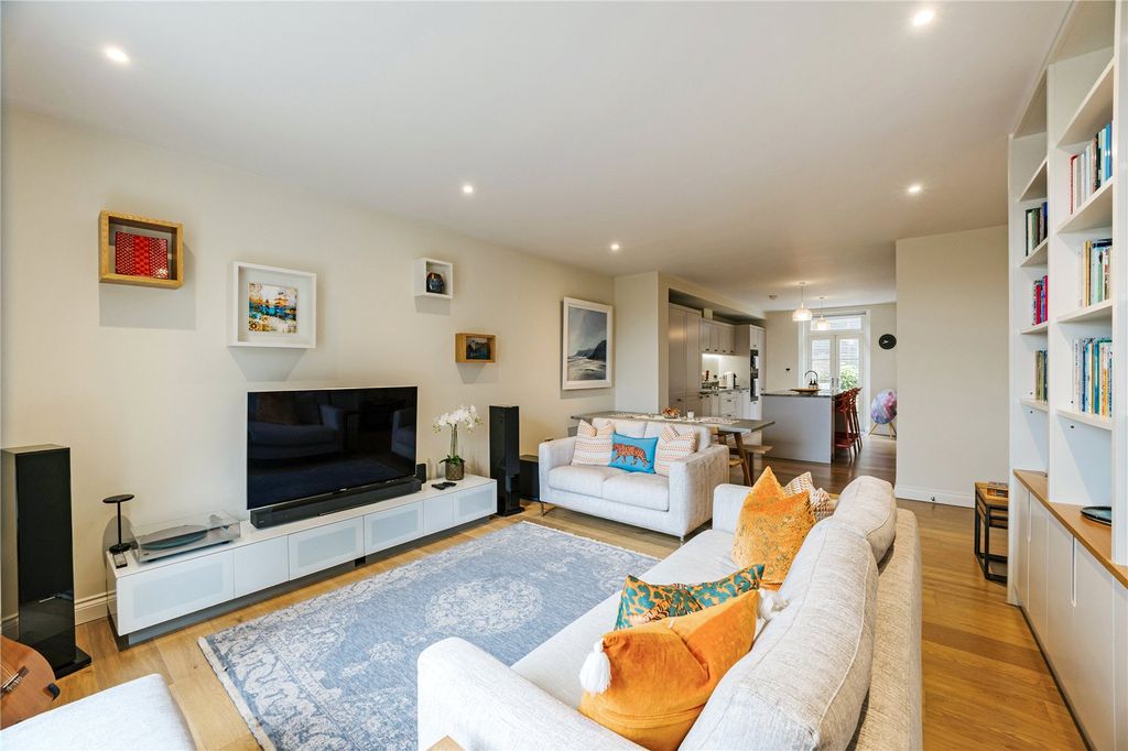 2 bed flat for saleLansdown Road, Bath, Somerset BA1 photo 2