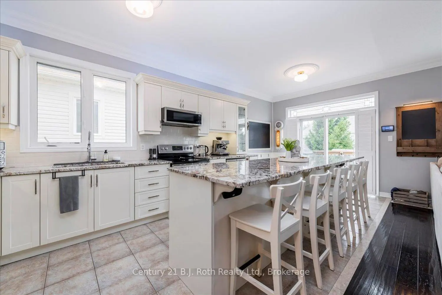 40 Grand Poplar Lane photo 2