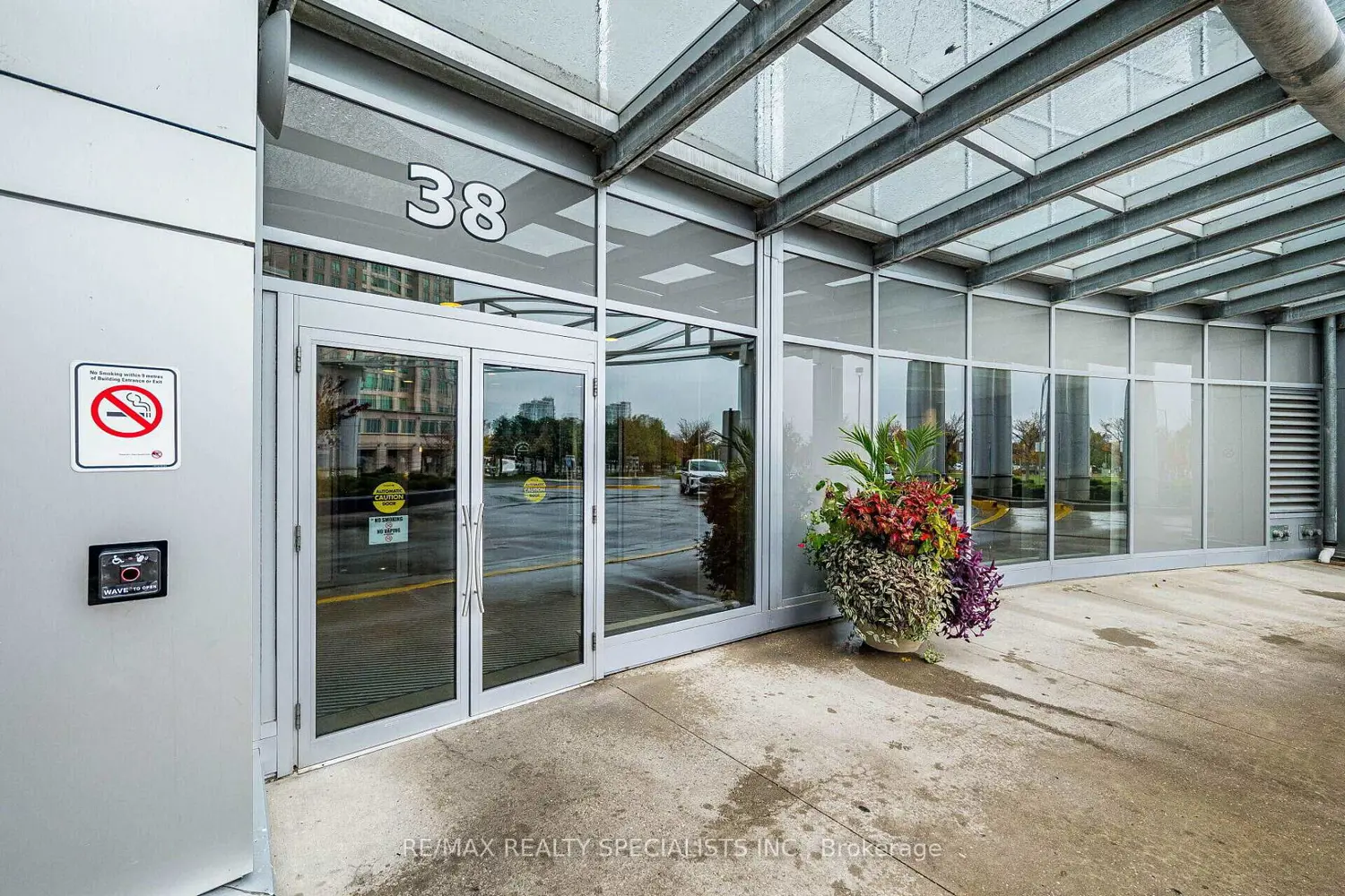 38 Lee Centre Drive 2803 photo 3