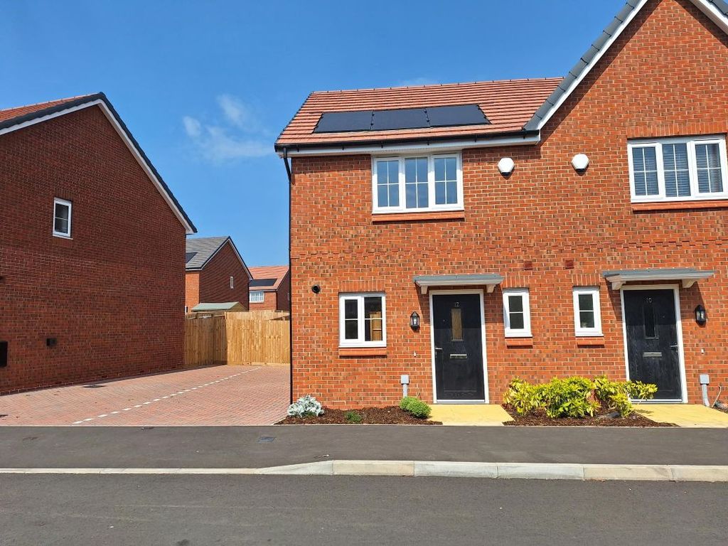 2 bed semi-detached house for saleTaffeta Way, Bedworth CV12