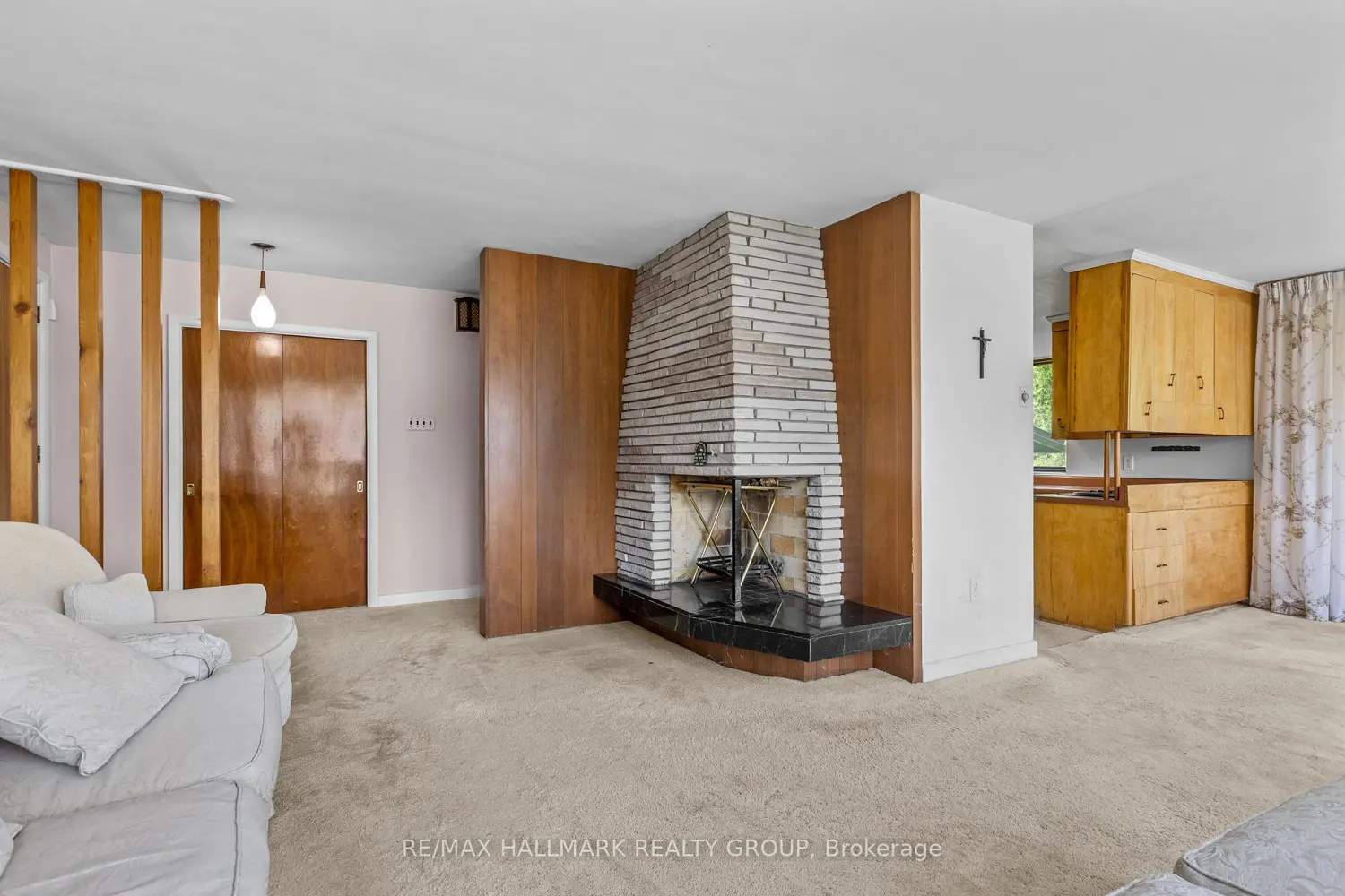 492 Vernon Avenue photo 5