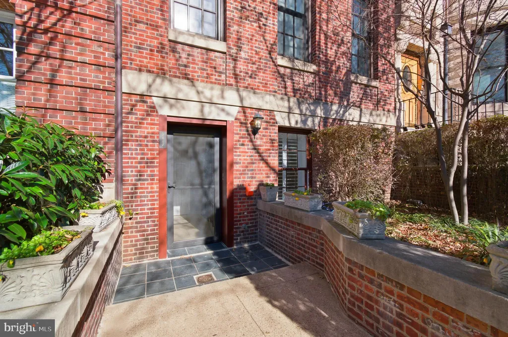 2117 S Street NW, Washington, DC 20008 photo 5