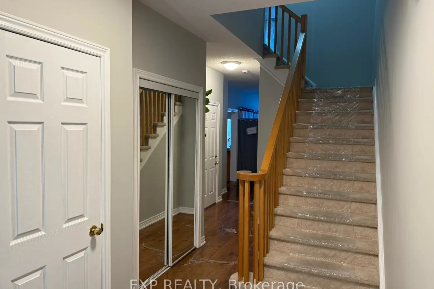 5066 Mercer Common photo 2