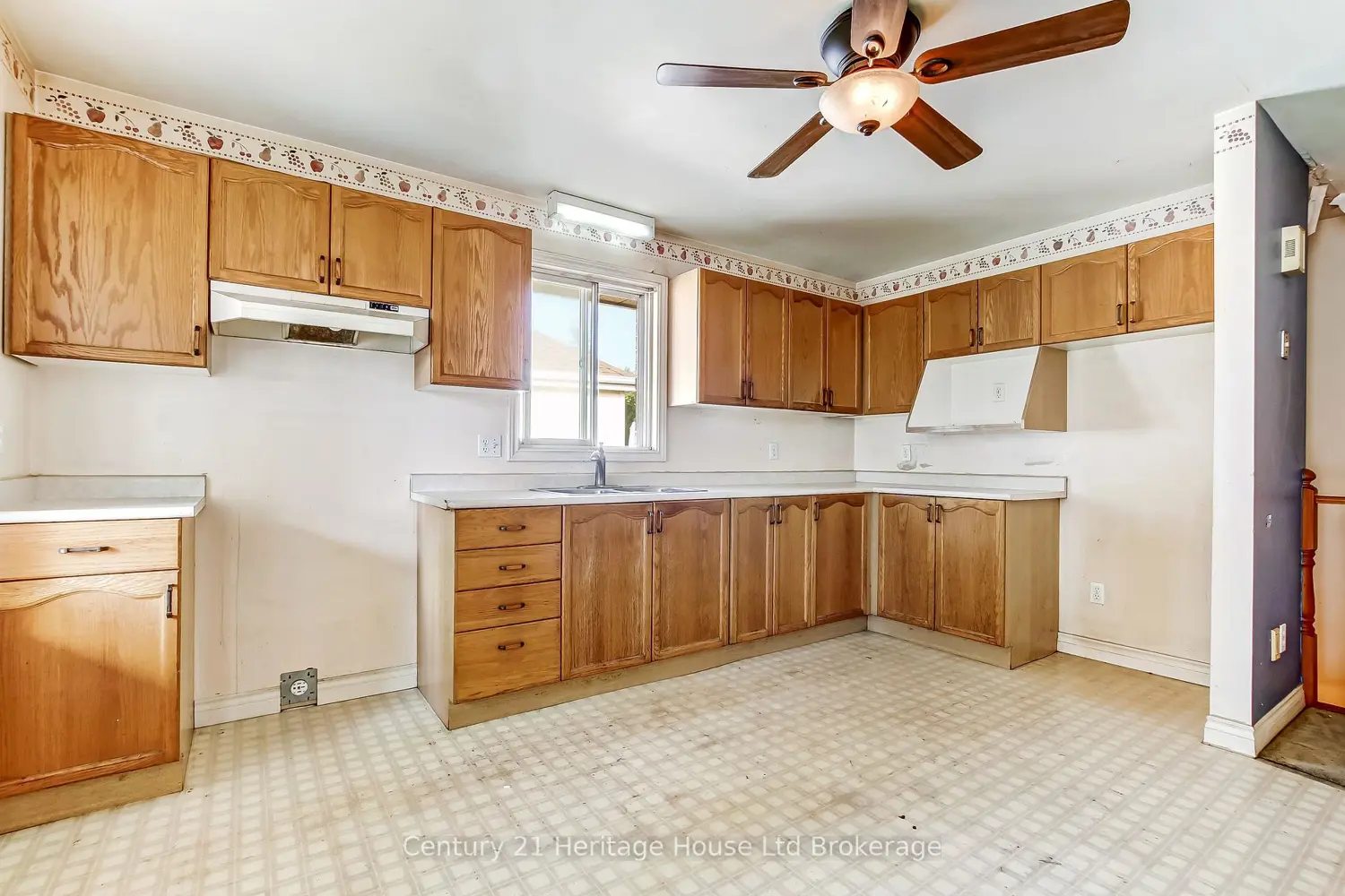 773 Hounsfield Street photo 3
