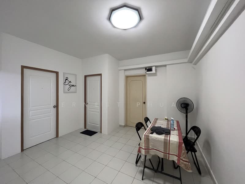 10 Flora Road photo 4
