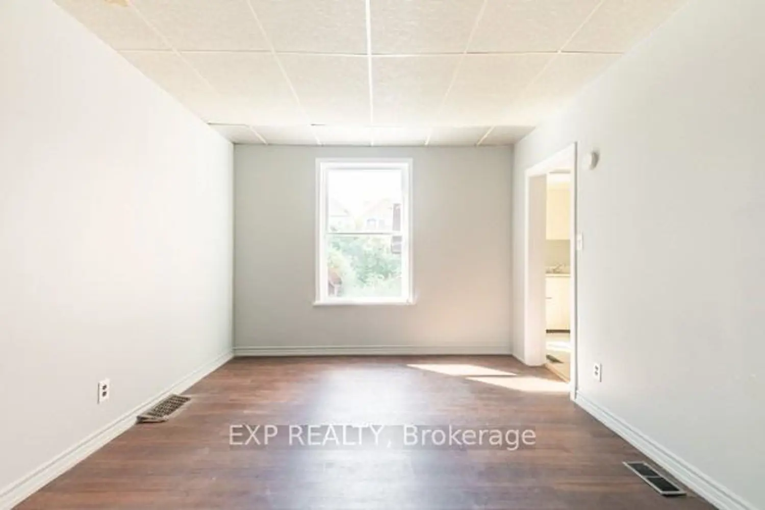 99 Sanford Avenue photo 2