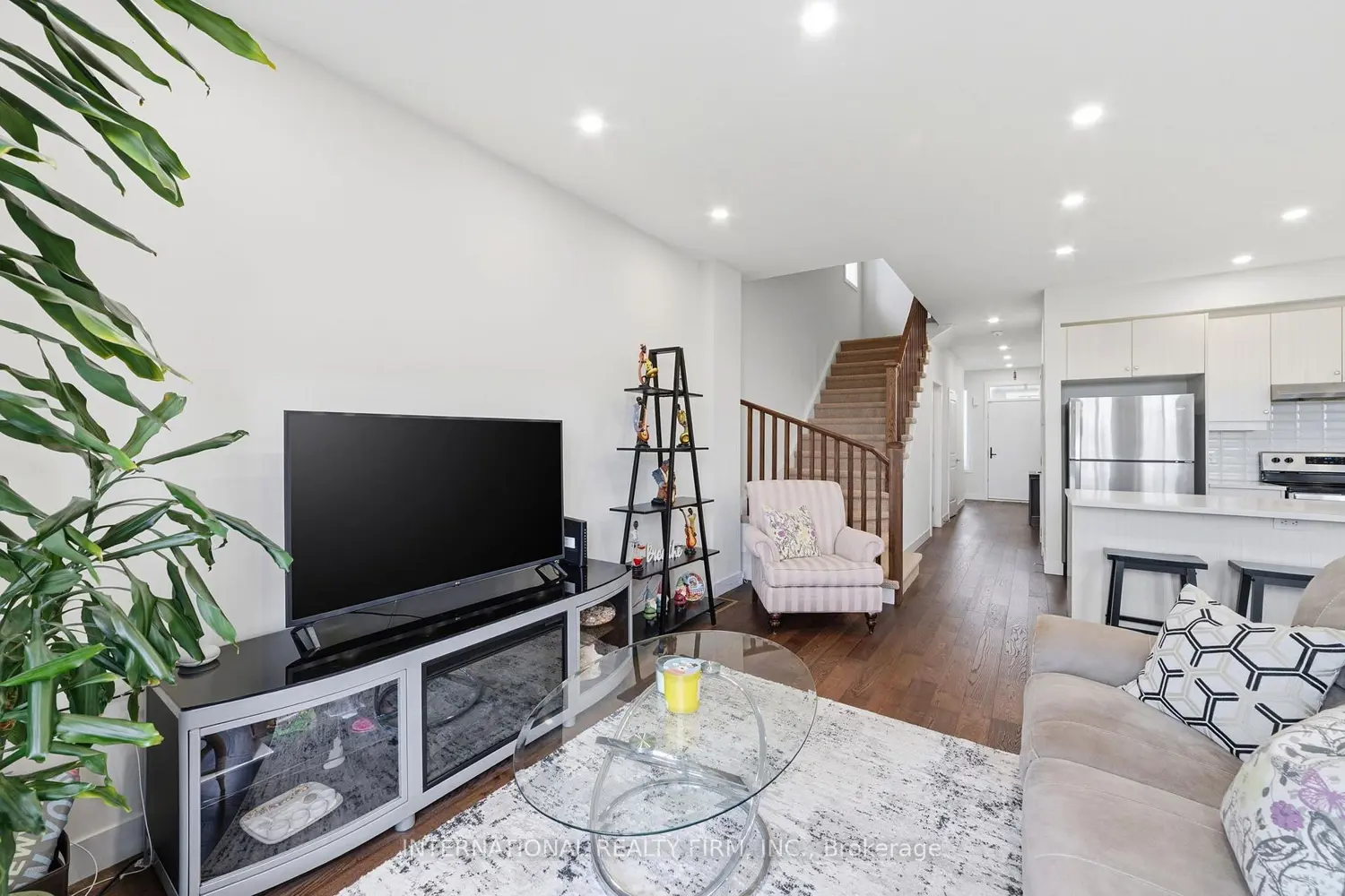 134 Bedrock Drive photo 5