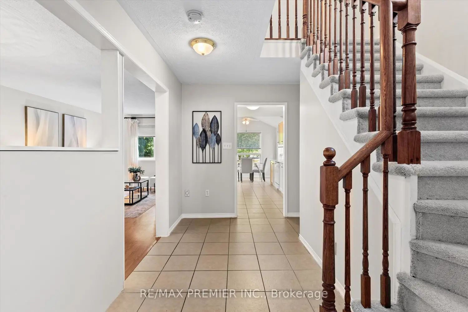 2272 Warrington Way photo 4
