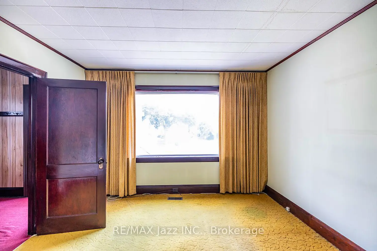 100 Montrave Avenue photo 5