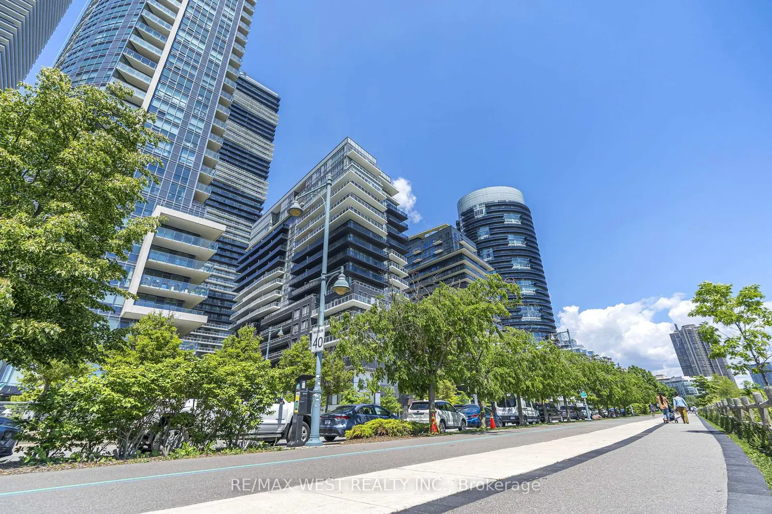 10 Park Lawn Road 1705