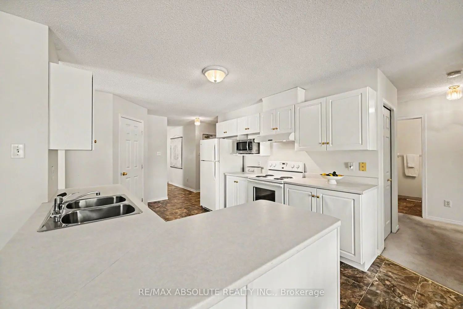1 River Ridge Crescent photo 4