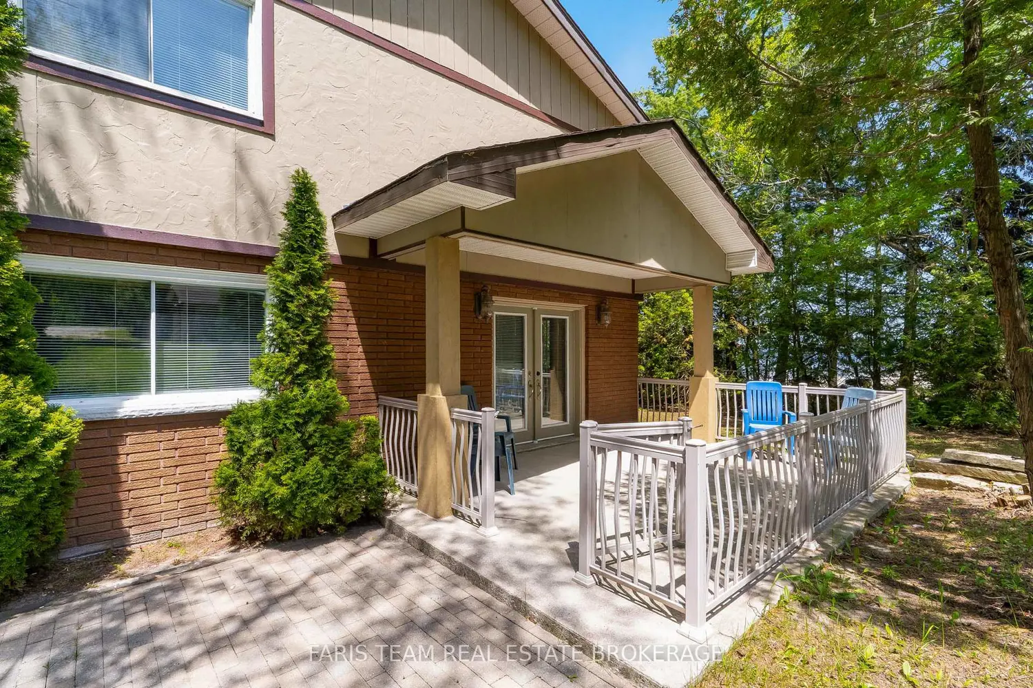 1787 Champlain Road photo 3