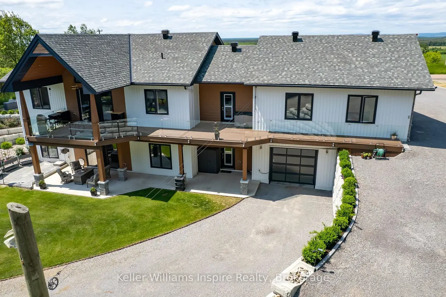 402 Lapasse Road photo 2