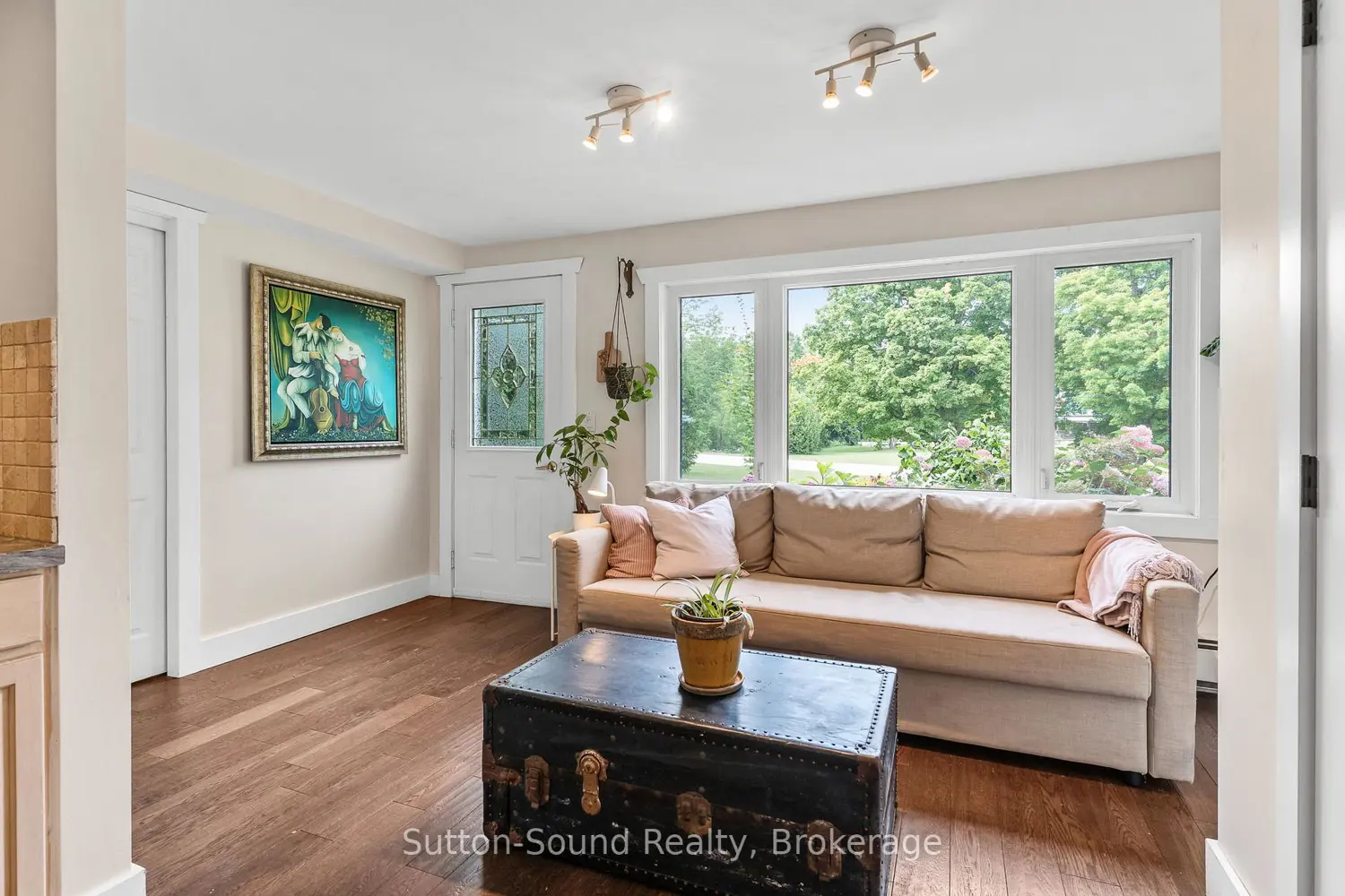 87 Meadowland Road photo 5