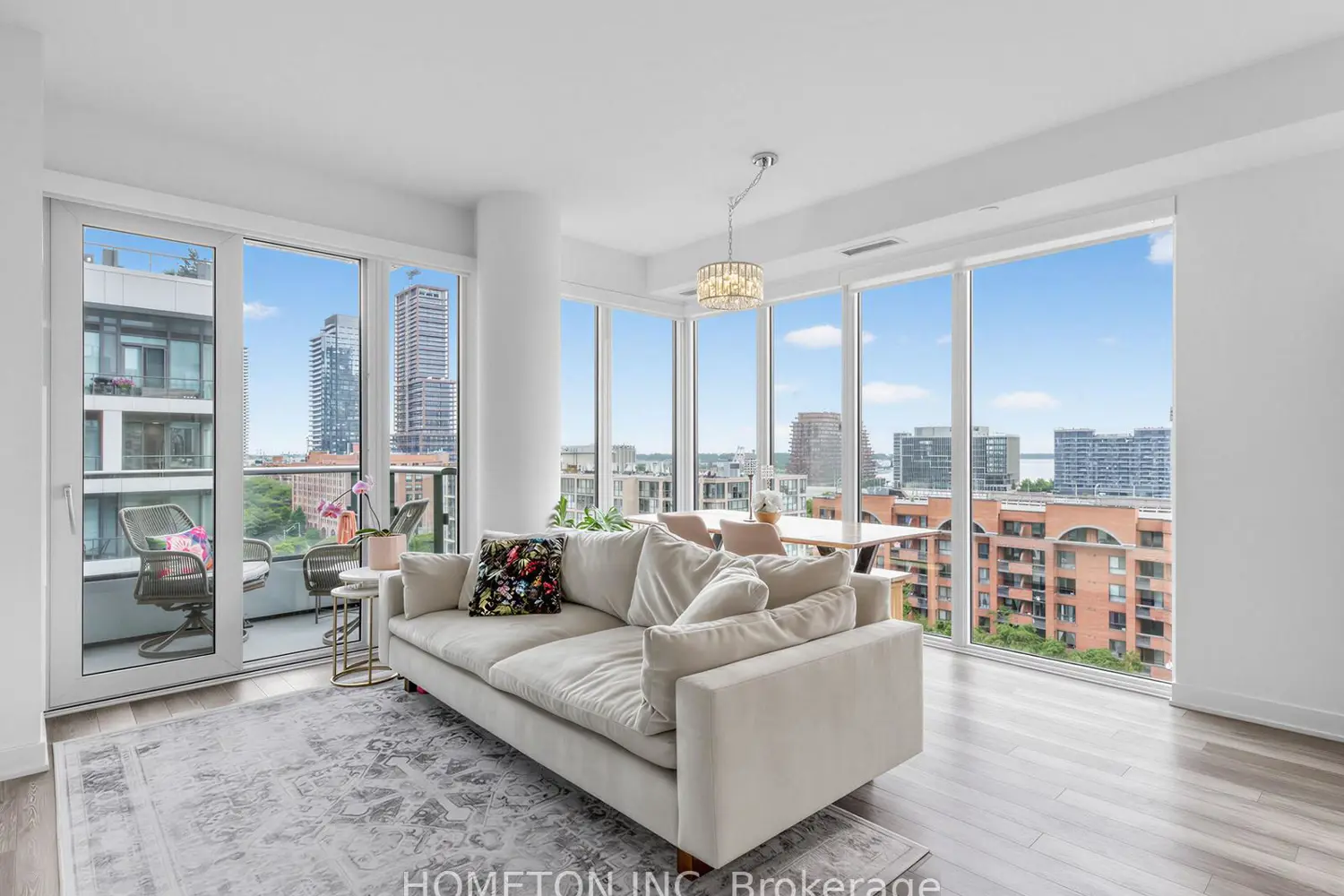121 Lower Sherbourne Street 949