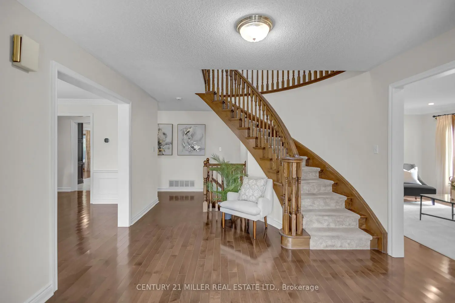 1398 Winterberry Drive photo 2