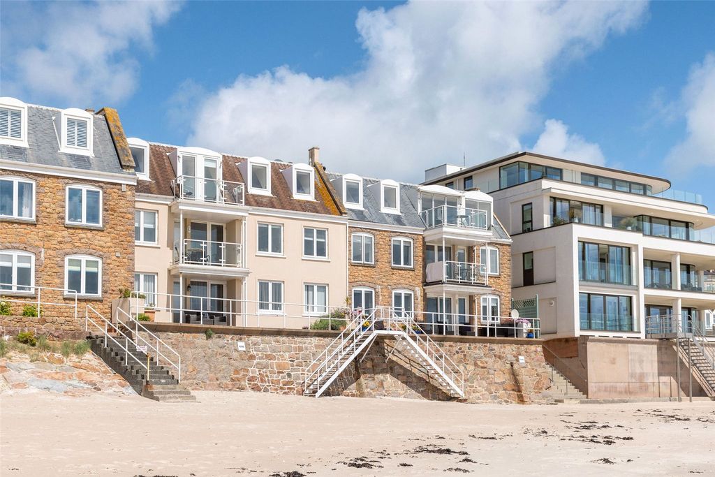 3 bed flat for saleLongbeach, Gorey Coast Road, Jersey JE3