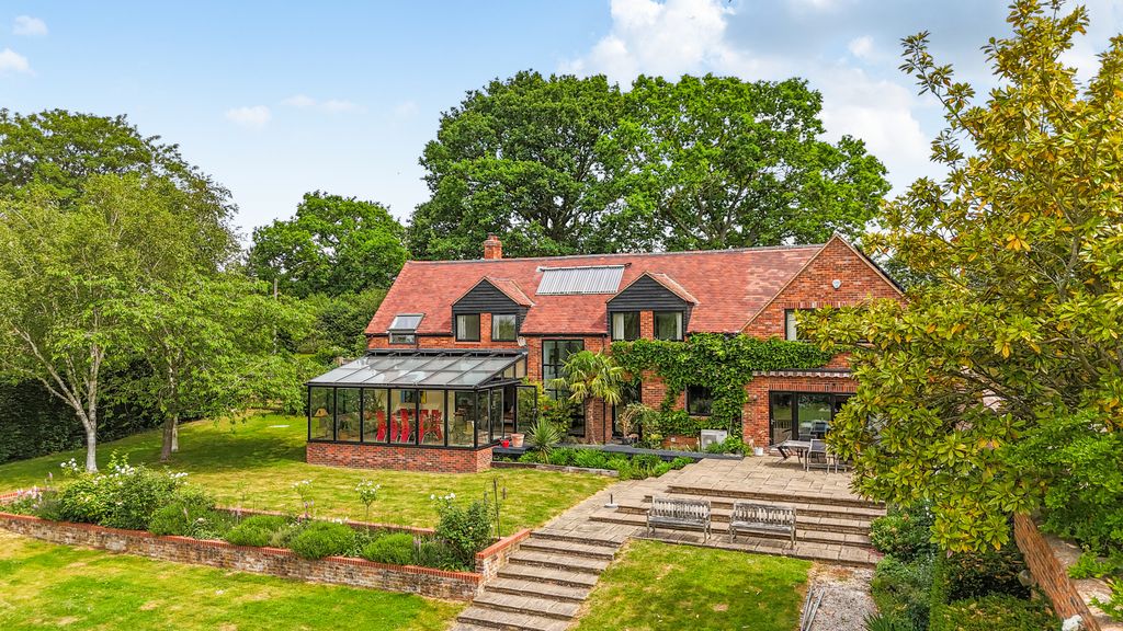 5 bed detached house for saleRoad Running Through, Oxford OX33