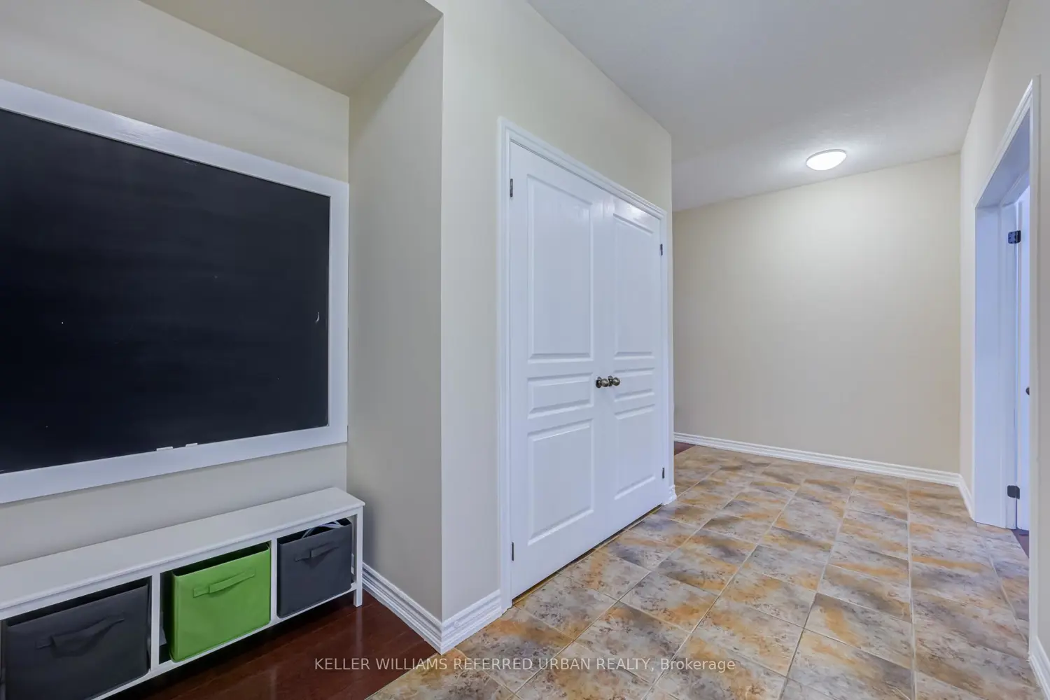 141 Whitwell Way photo 3