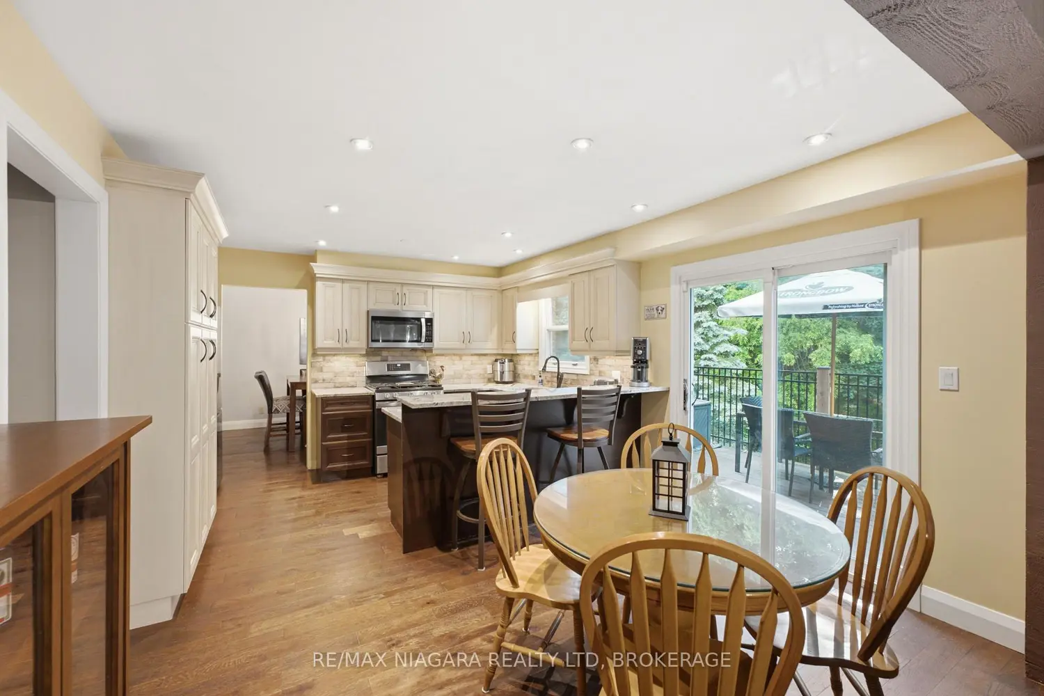 9 Beechnut Court photo 5