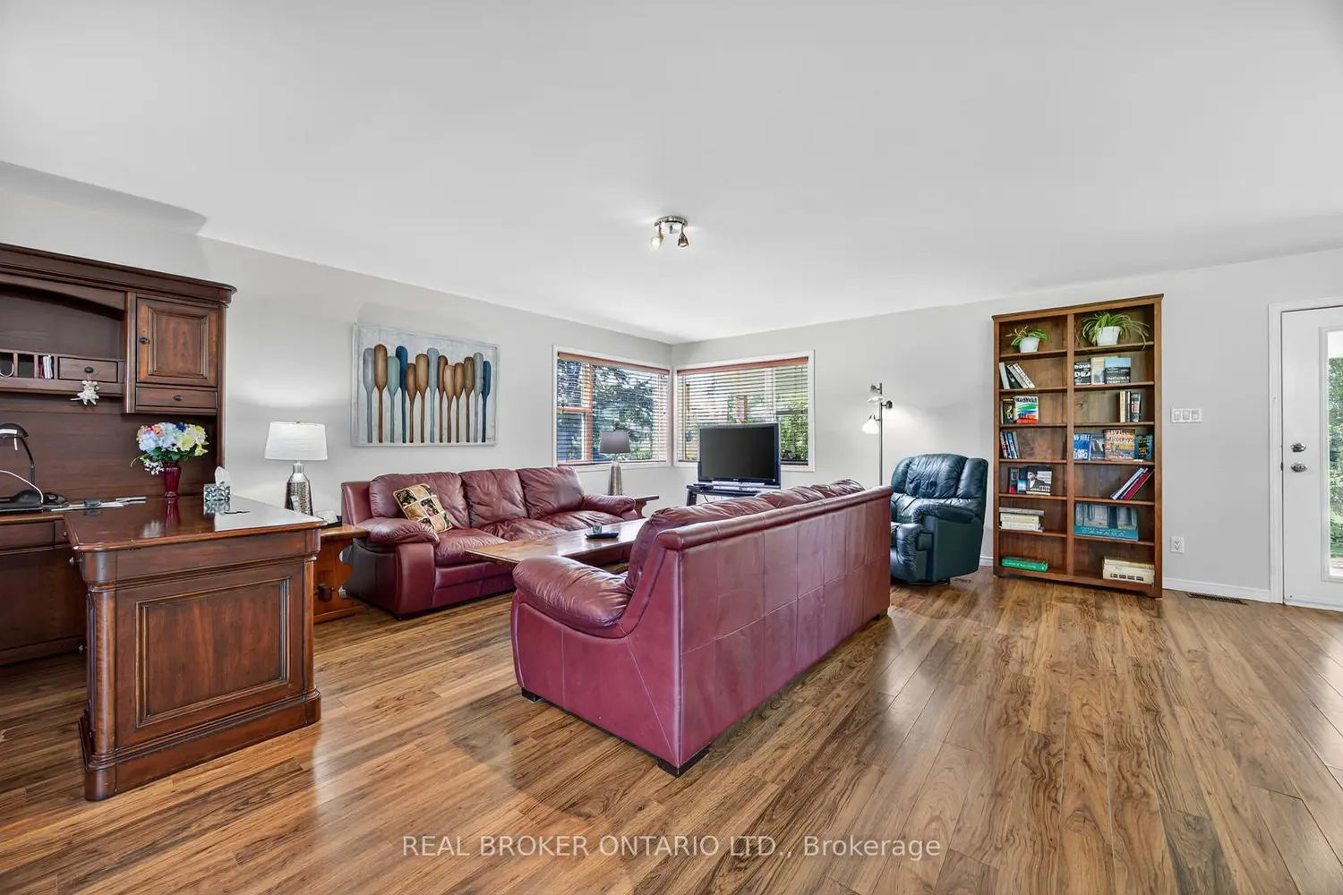 2174 Atkinson Road photo 5