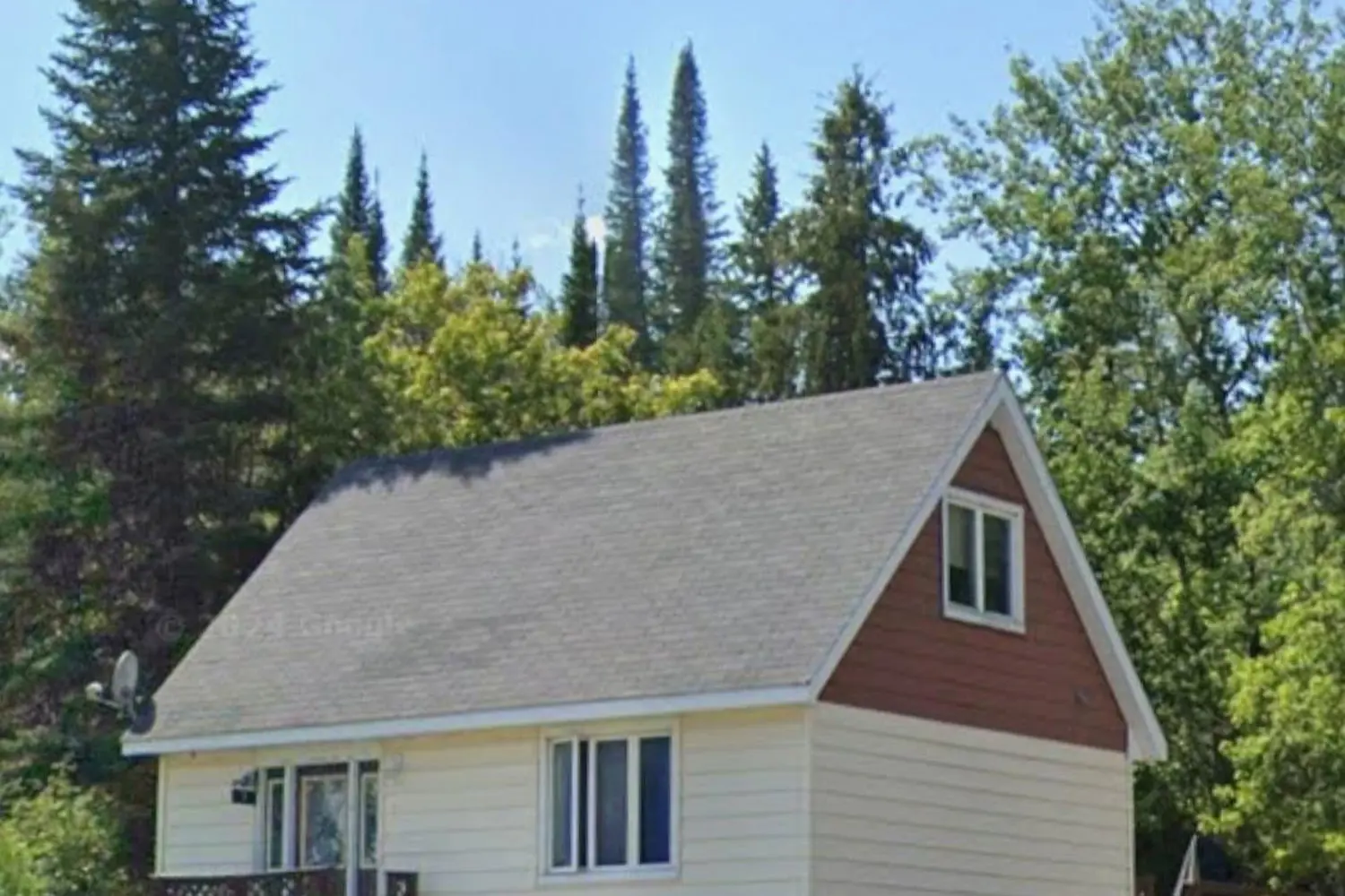7 Essa Place photo 2