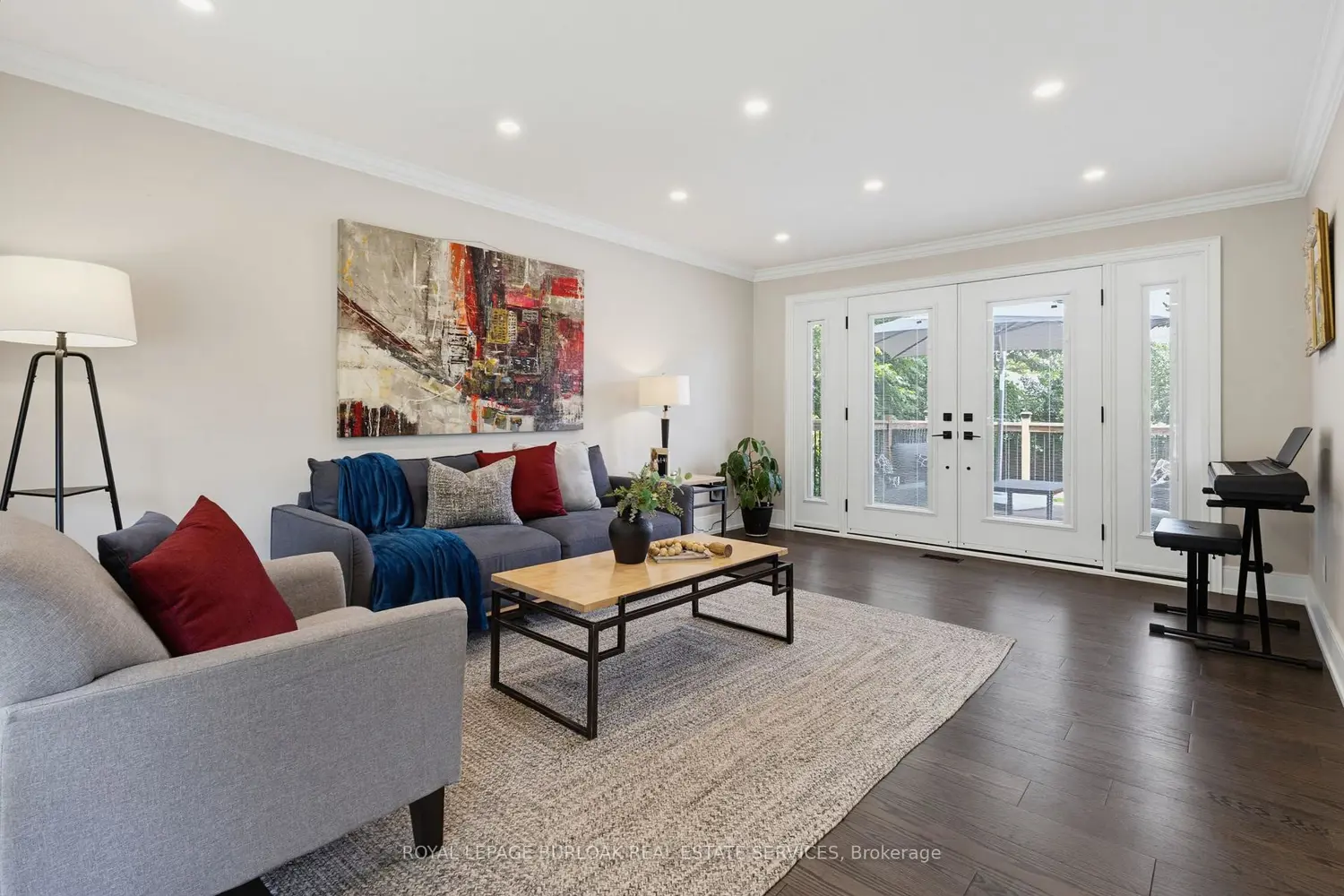 365 Cosburn Crescent photo 5