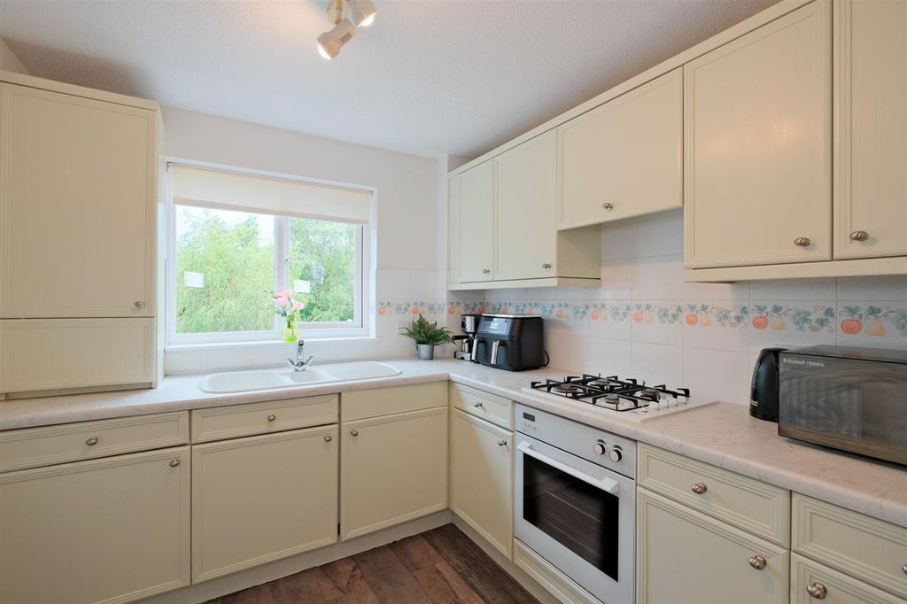 3 bed flat for saleAvonbridge Drive, Hamilton ML3 photo 5