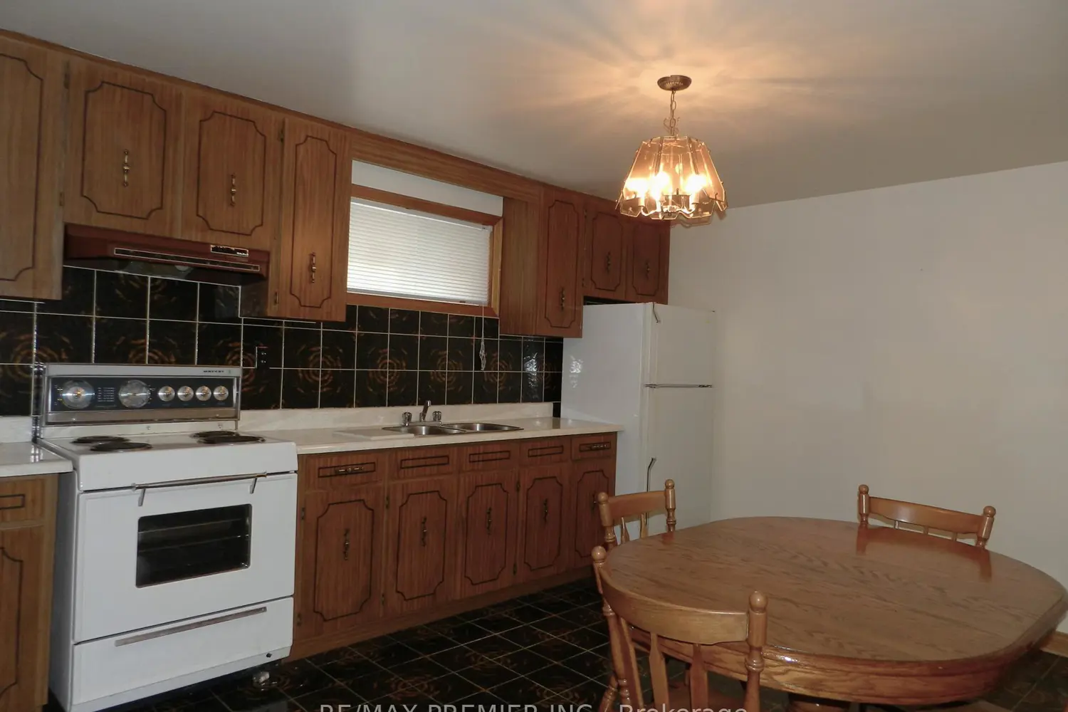 36 Willis Road photo 3